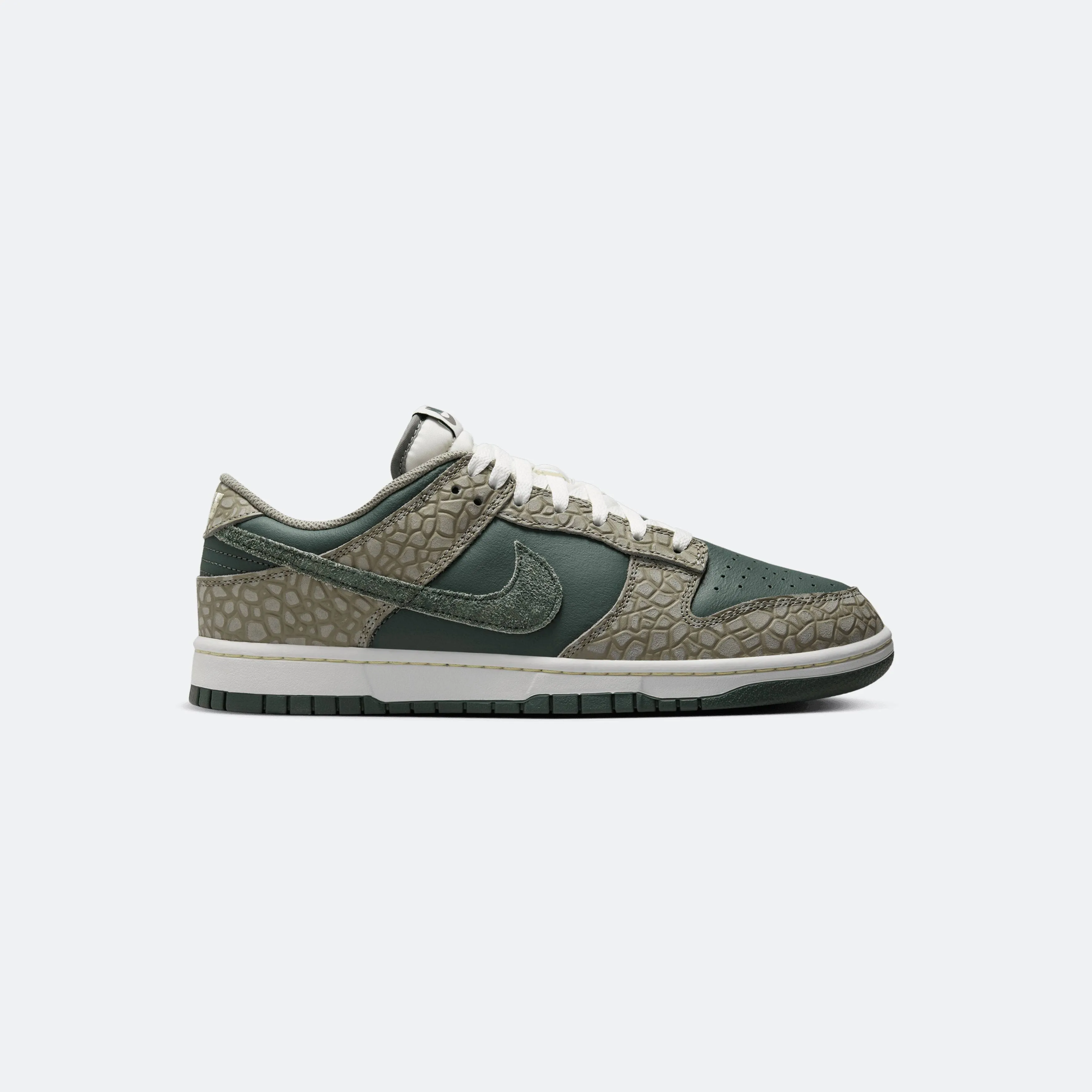 Men's Nike Dunk Low Retro Premium