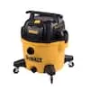 DeWALT DXV09P 9 Gallon 5-Horse Power Poly Wet/Dry Vaccum with Built-In Attachment