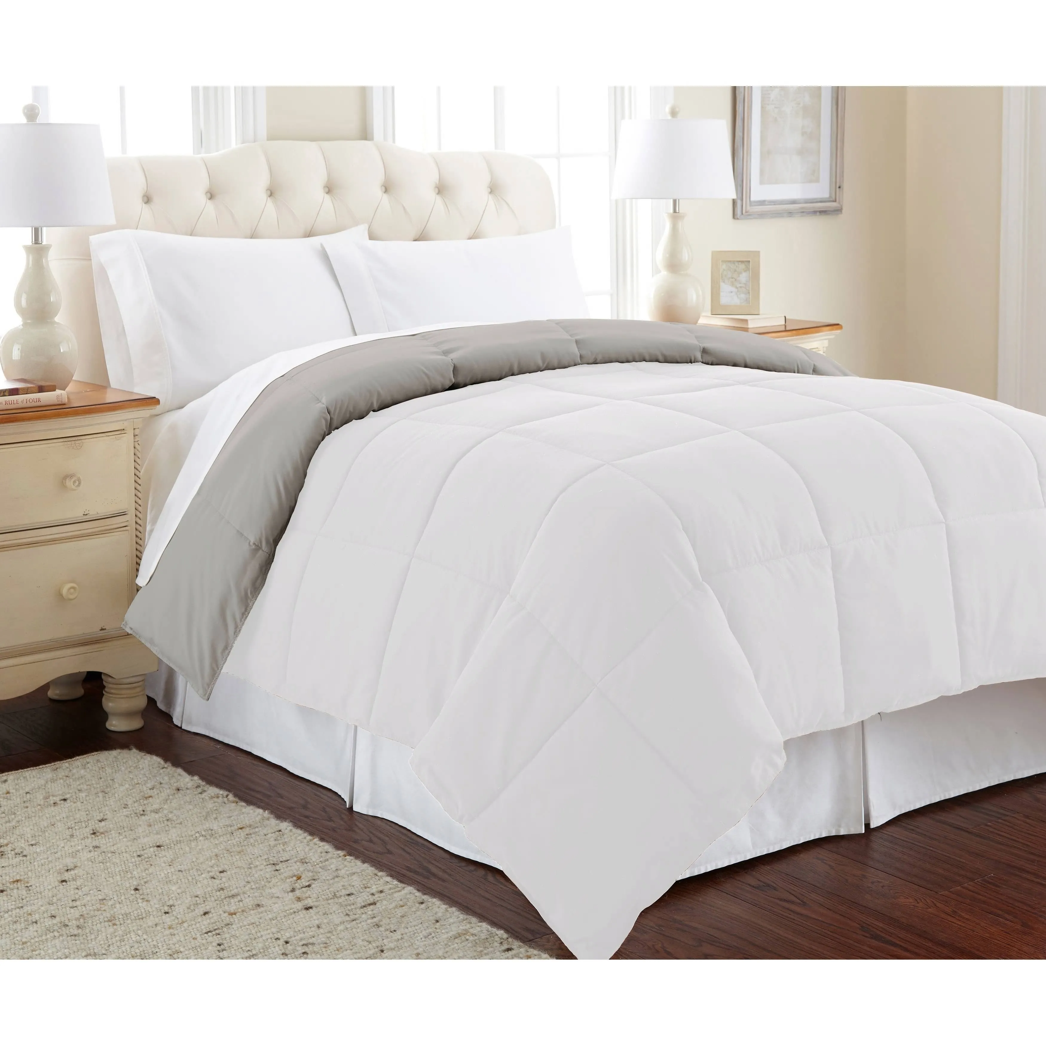 Amrapur Overseas All-season Reversible Down Alternative Comforter, White/Silver, Queen