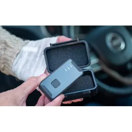 Lightning GPS LTE GL300 GPS Tracker & Magnetic Waterproof Weather-Resistant Case